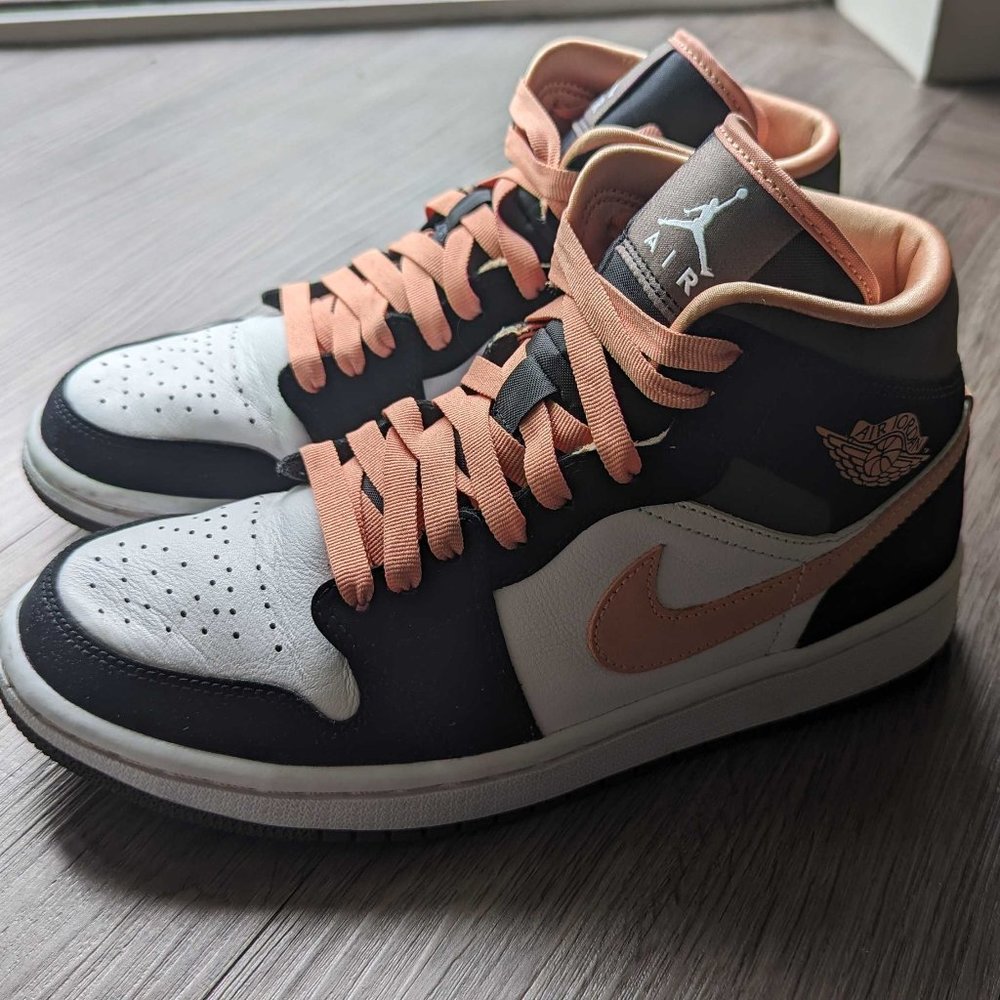 Air Jordan 1 Mid SE "Peach Mocha" sneakers